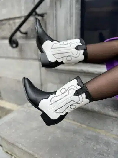 Dwrs Cardiff Black White Western