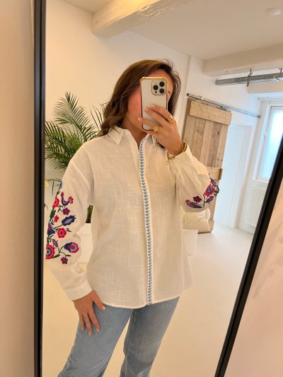 Amy Blouse White Flower Detail - Afbeelding 6