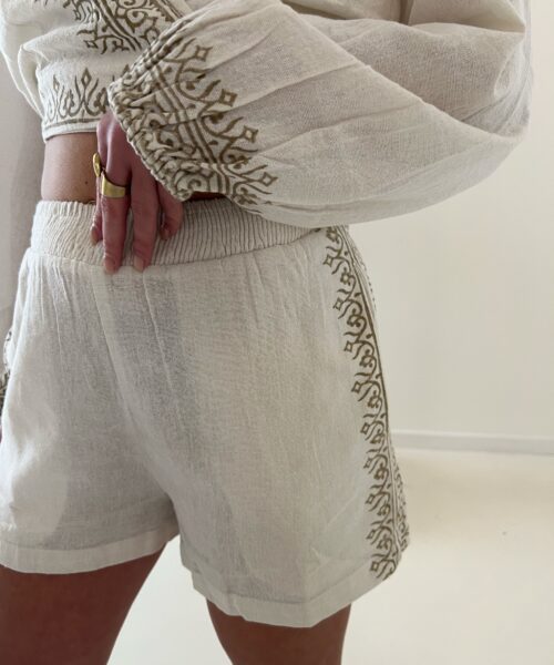 Alternative view of Short Pants Nina Scorva White