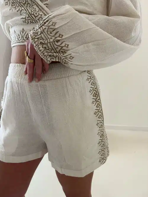 Alternative view of Short Pants Nina Scorva White