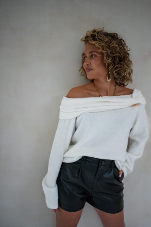 Bo Creme Sweater Gold Detail -