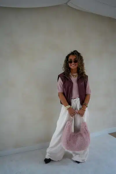 Gina Gilet Bordeaux . - Afbeelding 4