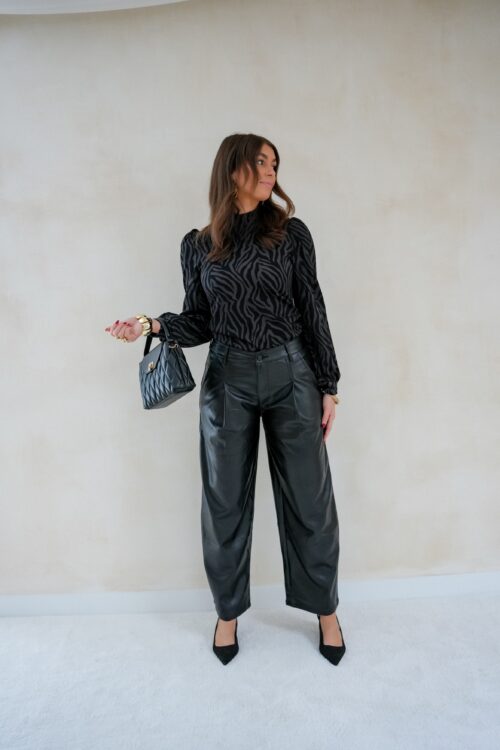 Alternative view of Lofty Manner Top Maren Grey Zebra
