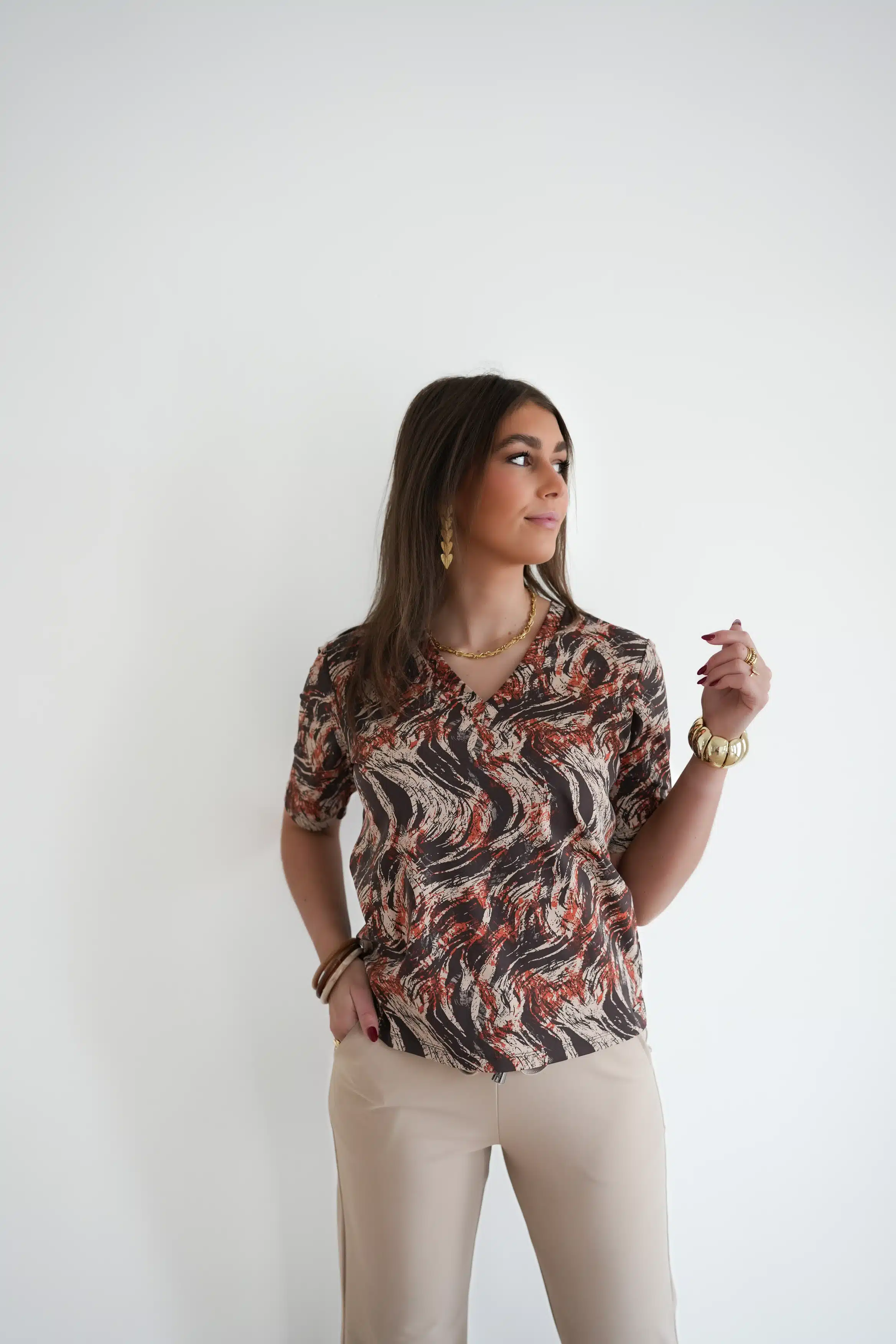 Mi Piace Travel V Neck Swirl >