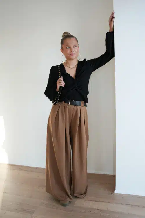 Alternative view of Lofty Manner Top Vera Black