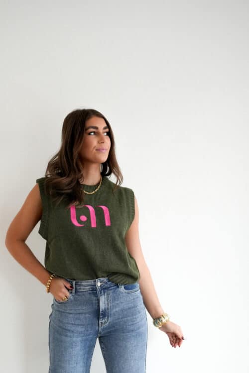 Alternative view of Lofty Manner Spencer Robynne Green