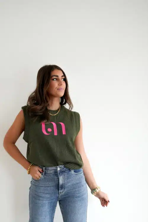 Alternative view of Lofty Manner Spencer Robynne Green