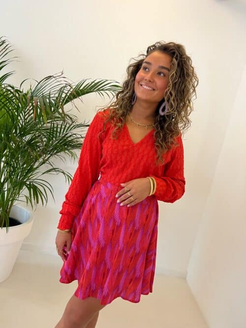 Alternative view of Lofty Manner Top Jet Coral