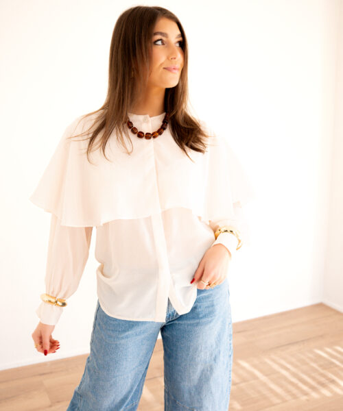 Alternative view of Chloe Blouse Creme .