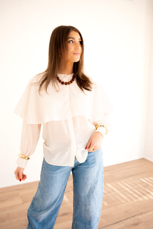 Alternative view of Chloe Blouse Creme .