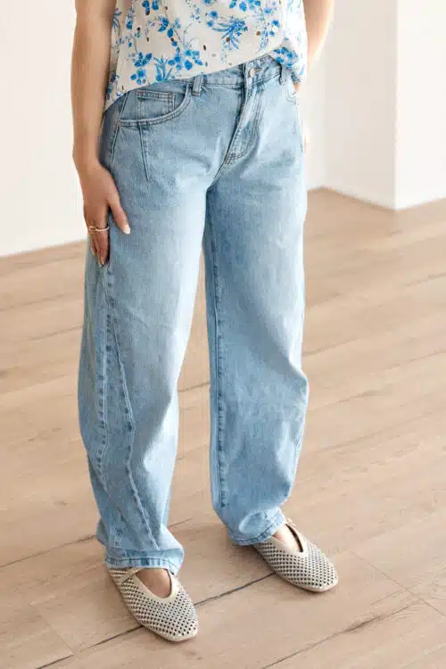 Alternative view of Bowine Barrel Jeans 7405
