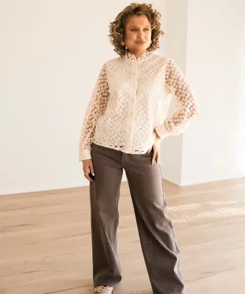 Alternative view of Alba Flower Blouse Creme.