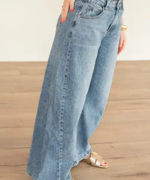 Alternative view of Loriane Balloon Fit Jeans 303