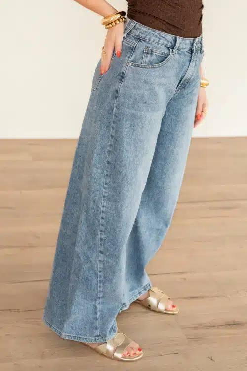 Alternative view of Loriane Balloon Fit Jeans 303