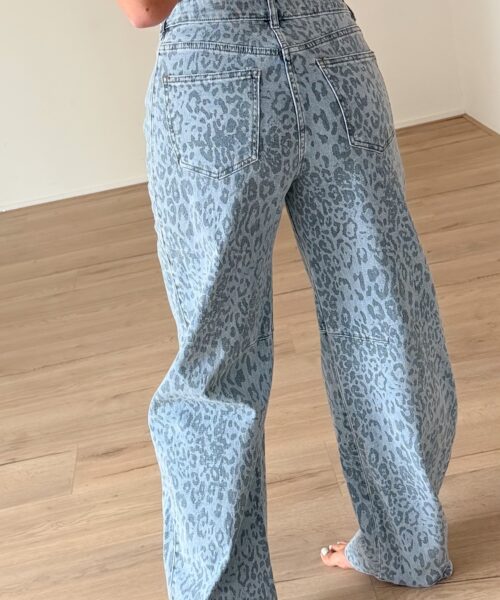 Alternative view of Nowi Balloon Leopard Print Jeans 3361-6