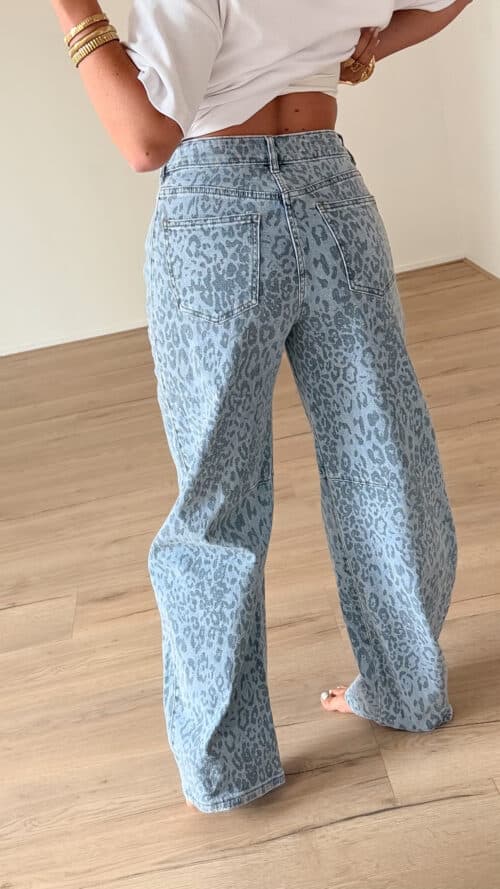 Alternative view of Nowi Balloon Leopard Print Jeans 3361-6
