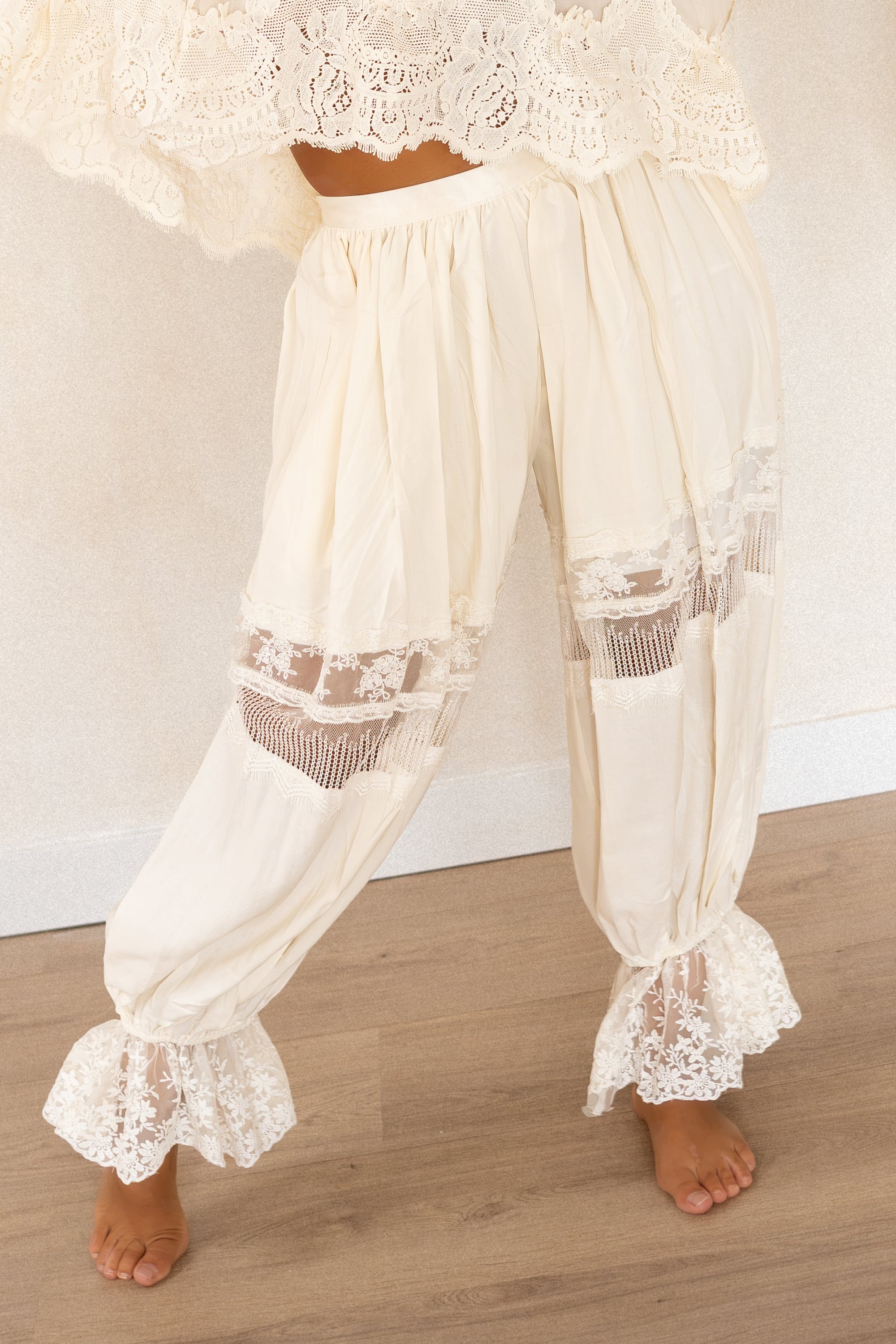 Dia Lace Ballon Pants Beige
