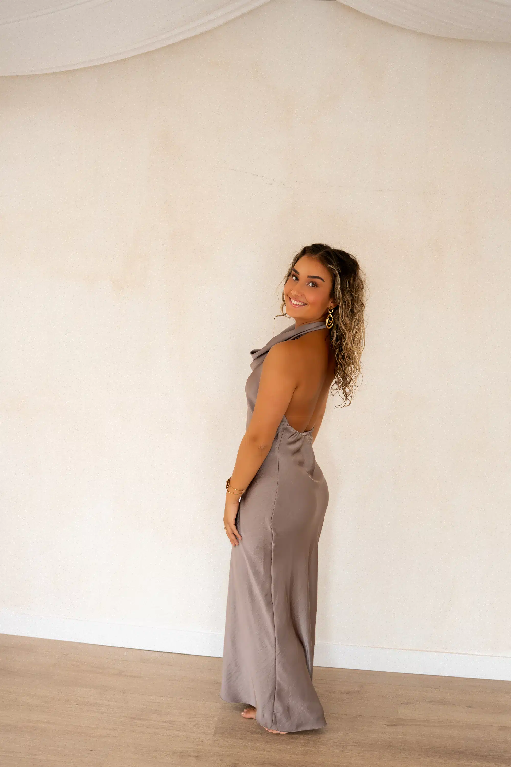 Maria Satin Dress Taupe - Afbeelding 6