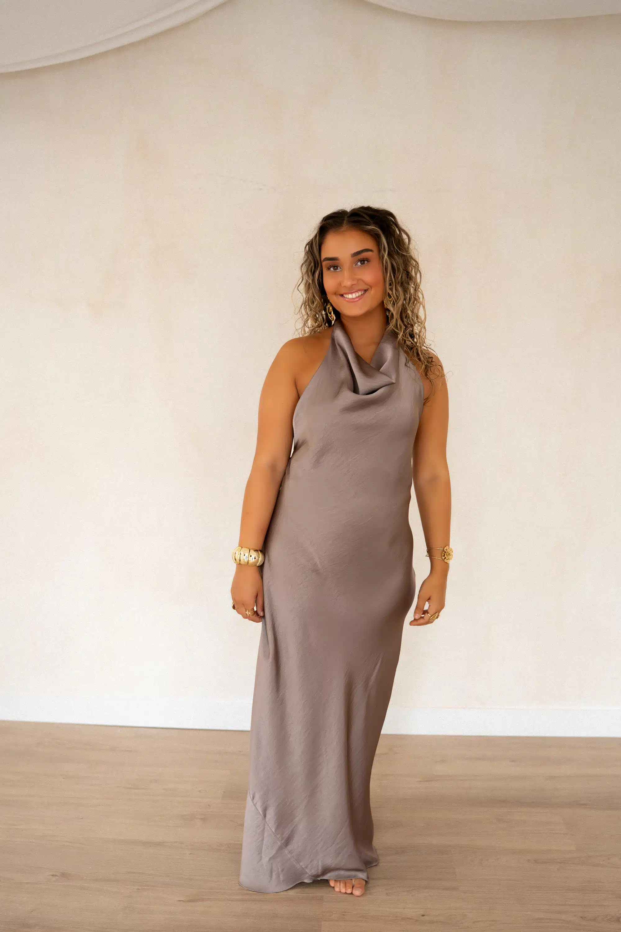 Maria Satin Dress Taupe - Afbeelding 7
