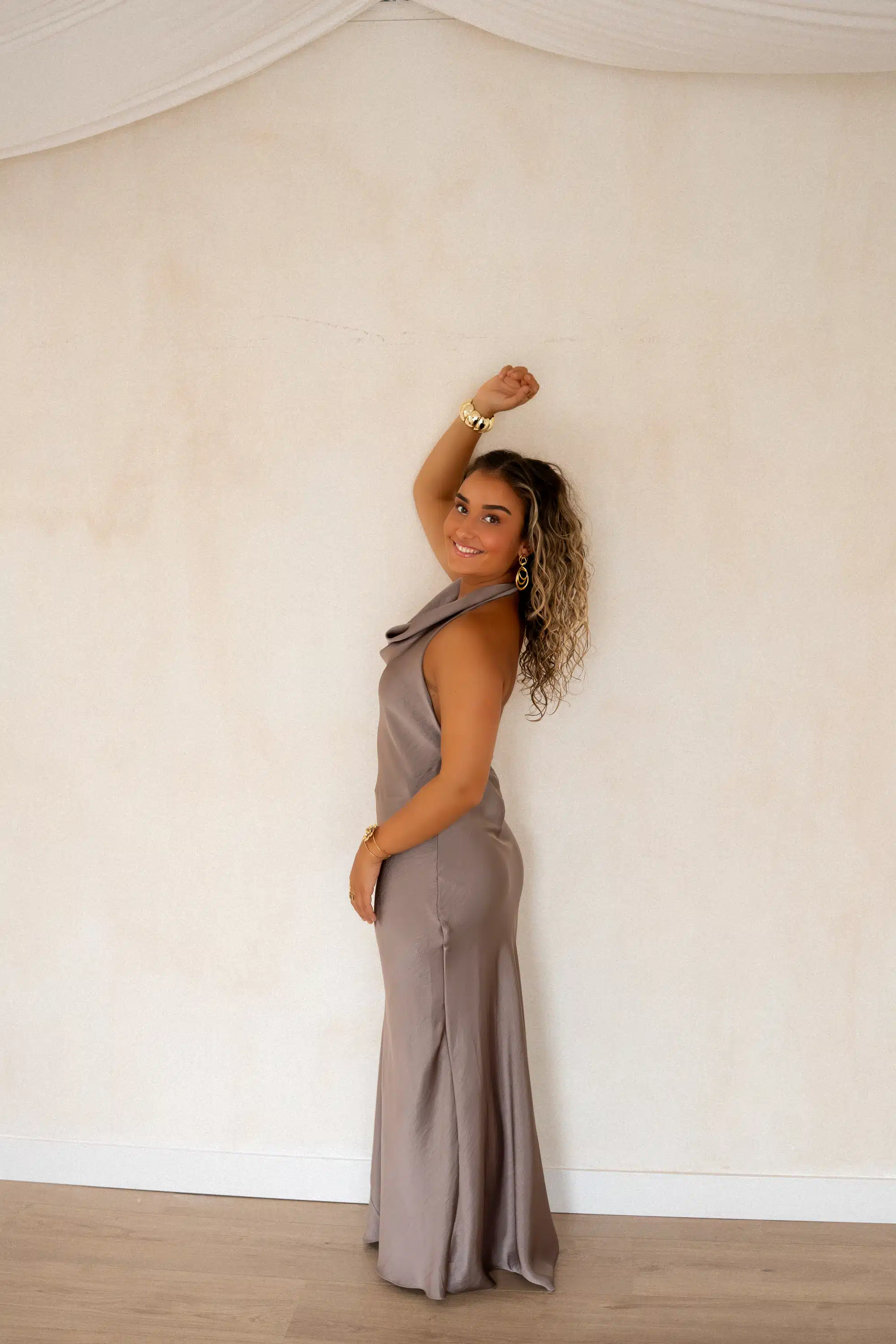 Maria Satin Dress Taupe - Afbeelding 4