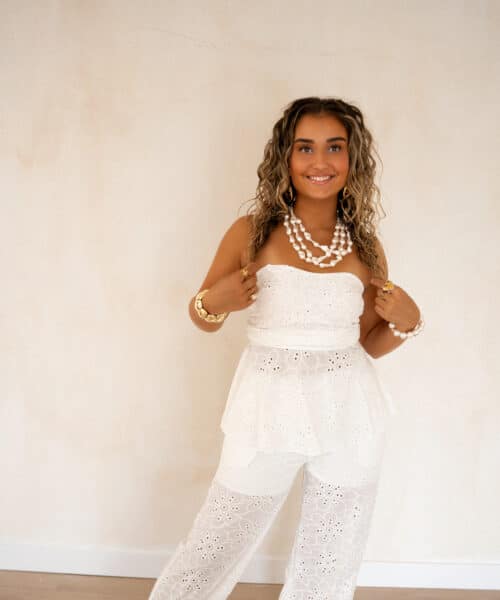 Alternative view of Bernice Set White