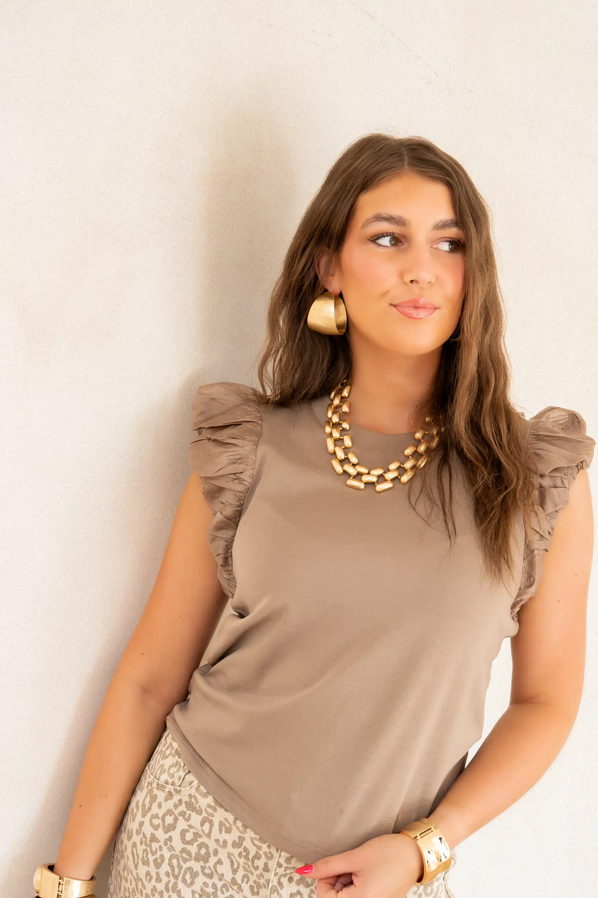 Juun Ruffle Top Taupe . - Afbeelding 6